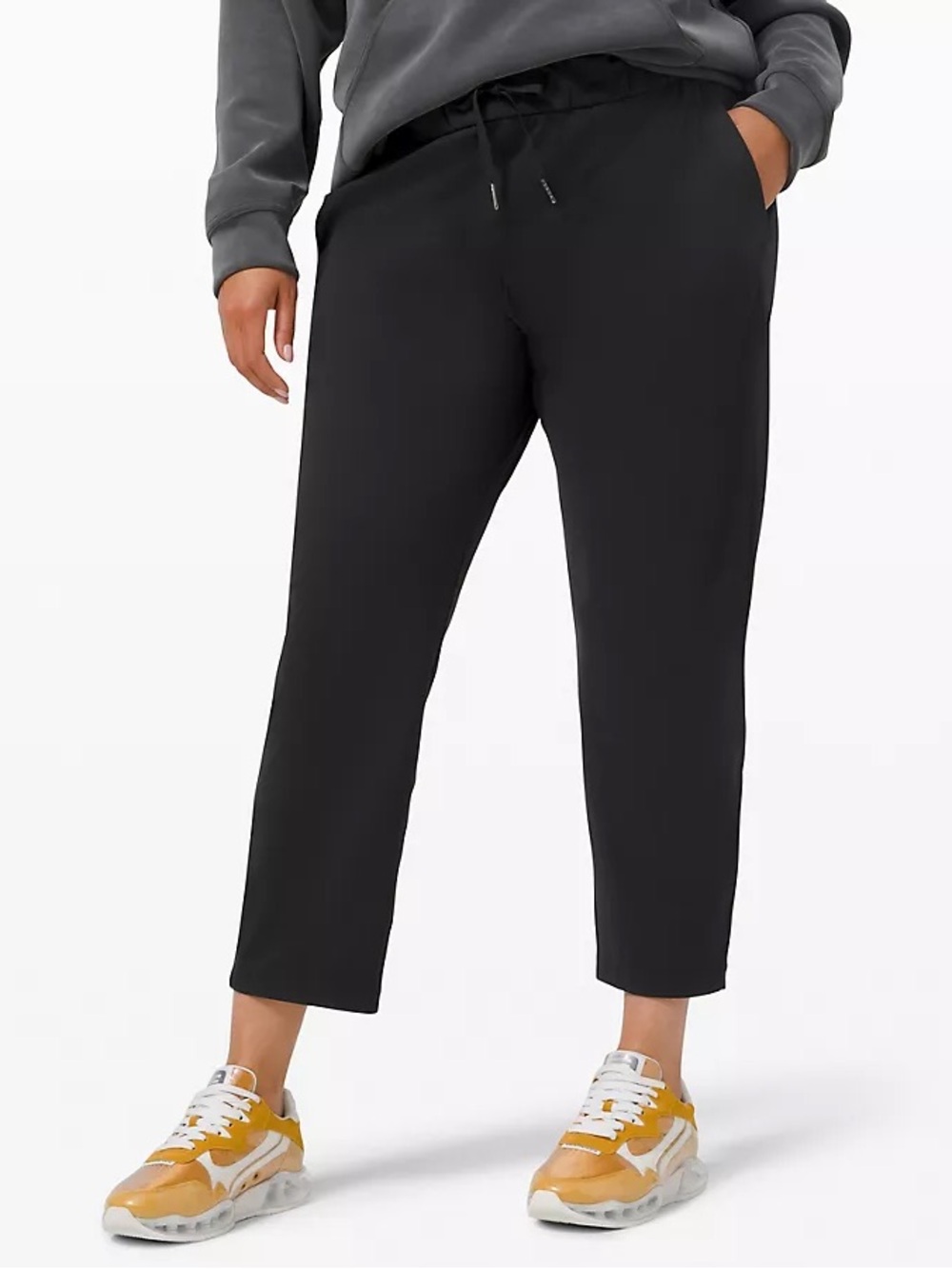 Lululemon on the fly - black Cropped Drawstring Pants